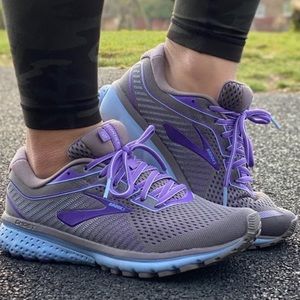 Brooks Ghost 12 Women’s Running Shoes in Shark Violet and Bel Air Blue s…